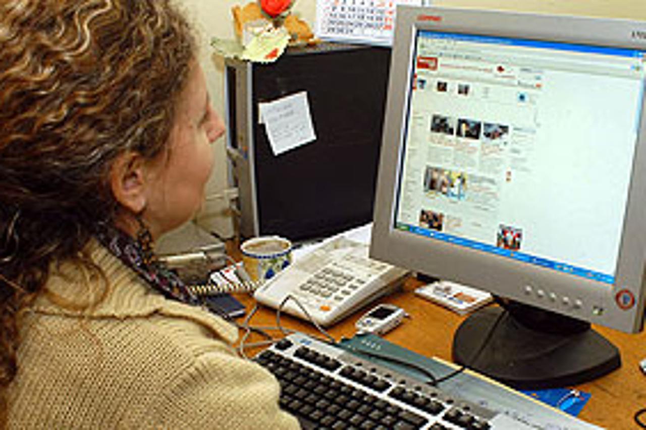 man-internet-txt.jpg