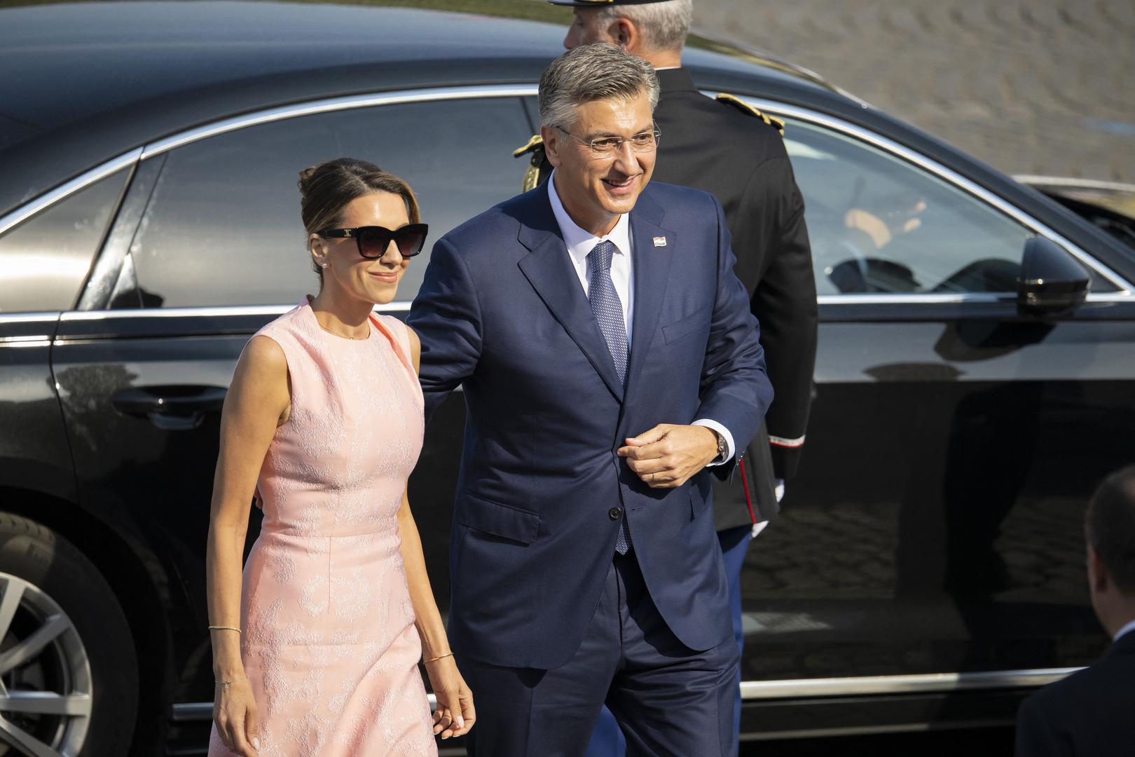 Premijer za ovu priliku također nije razočarao odabravši klasično tamnoplavo odijelo.