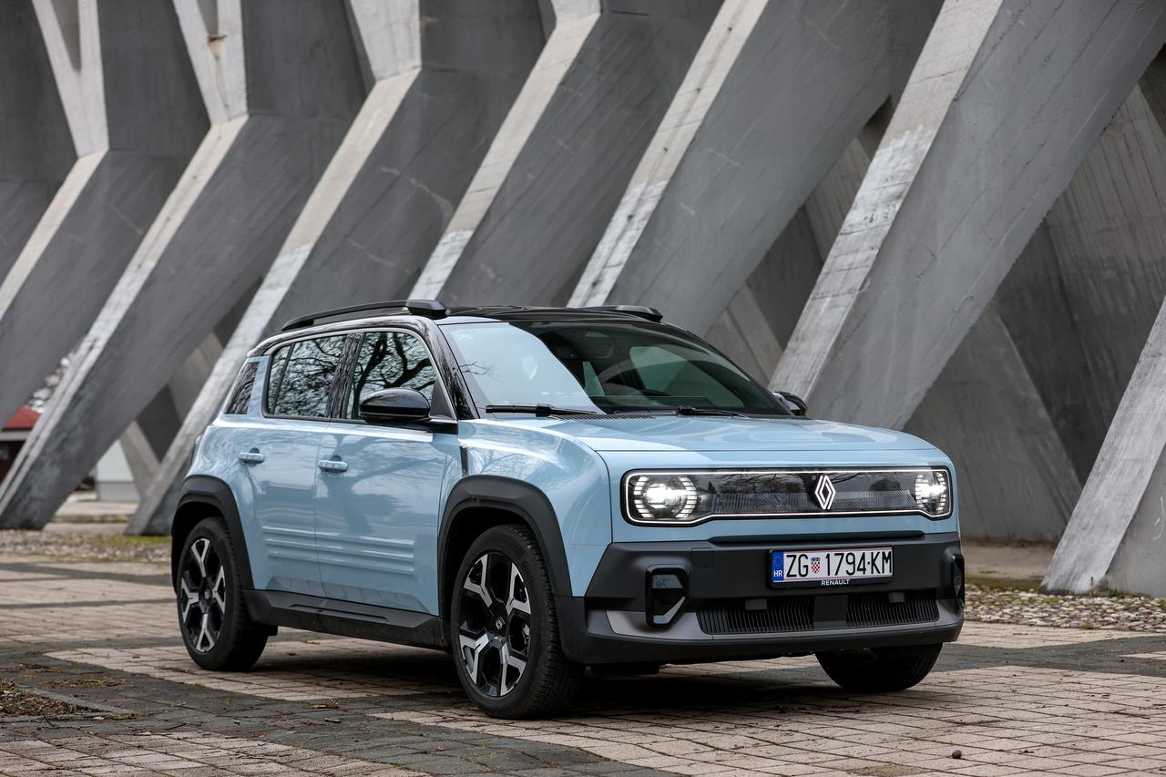 Zagreb: Test automobila Renault 4