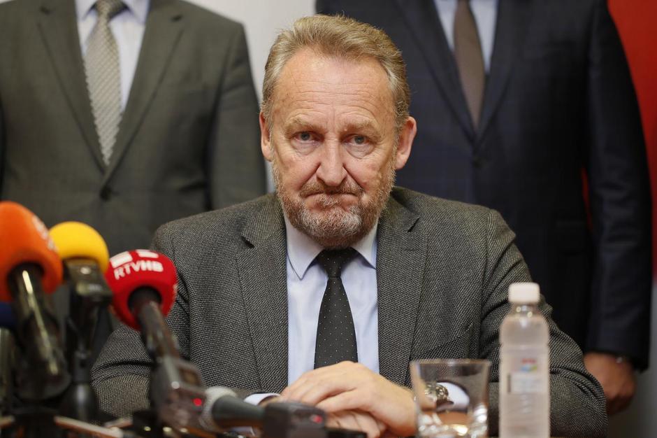 Bakir Izetbegović