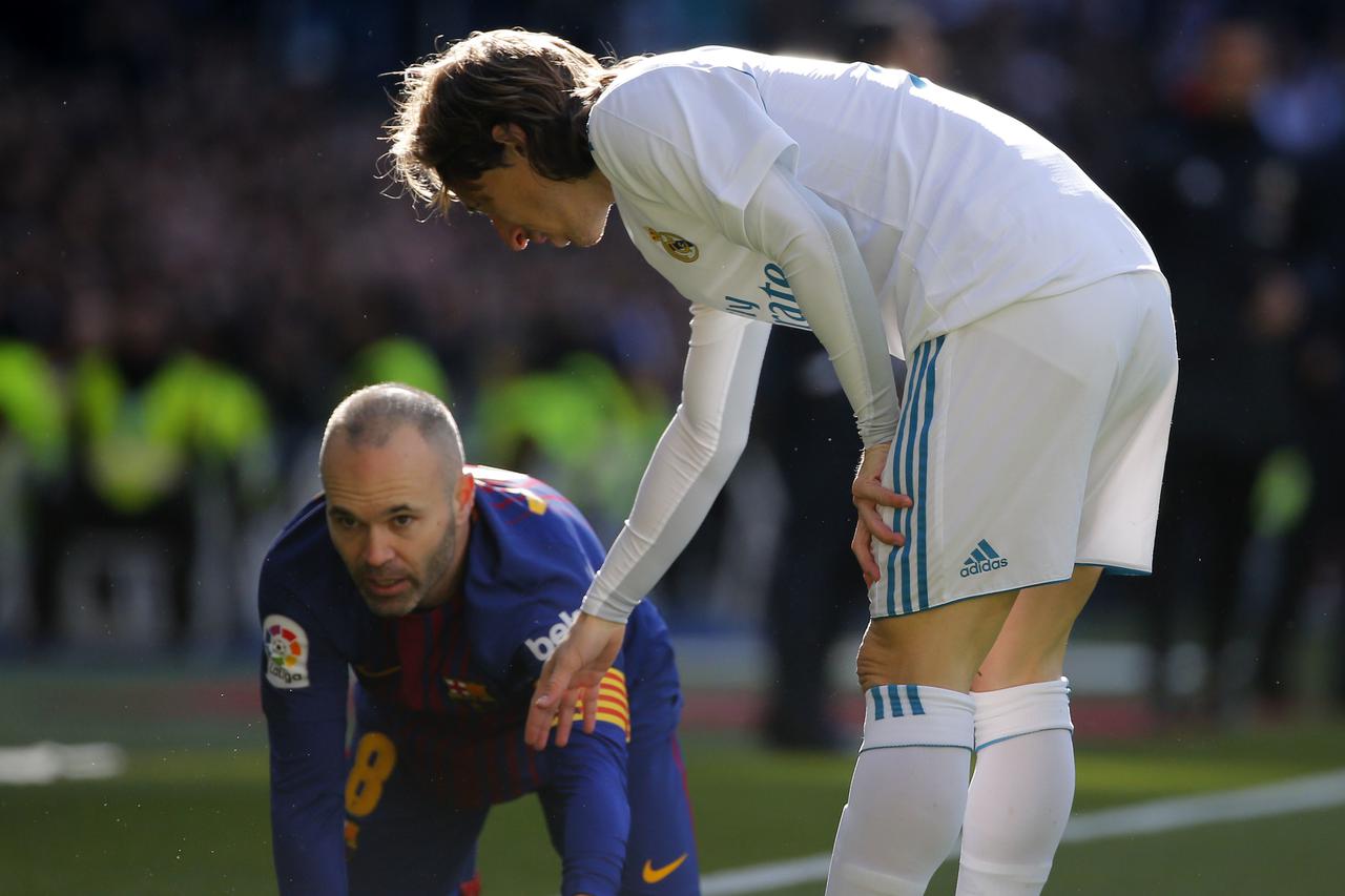 Barcelona razbila Real u Madridu i pobjegla na 14 bodova prednosti