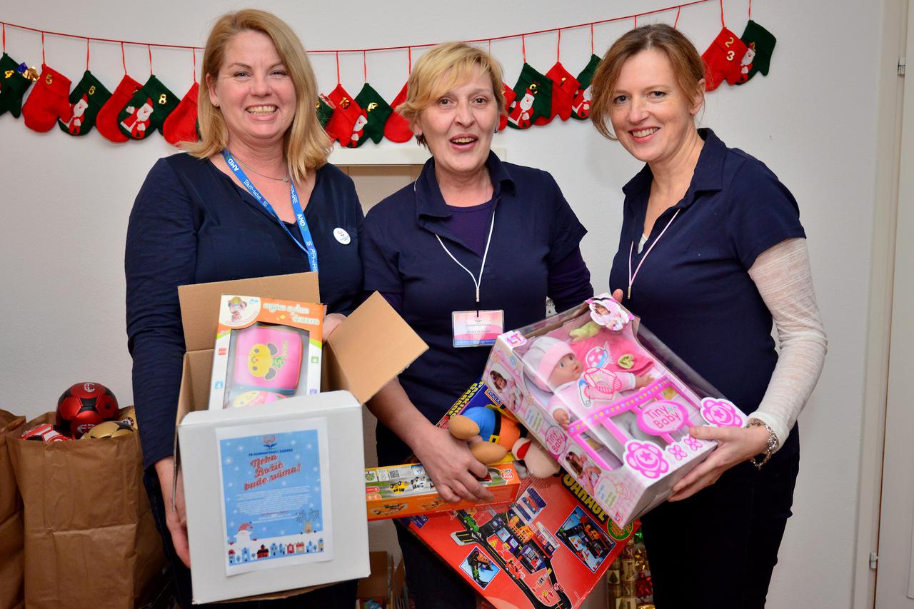 04.12.2014., Zagreb - Udruga Facebook humanitarci, skuplja hranu, odjecu i igracke za pomoc najugrozenijim gradjanima. Nana Schaps, Milica Repalust i Vesna Renic.  Photo: Marko Prpic/PIXSELL