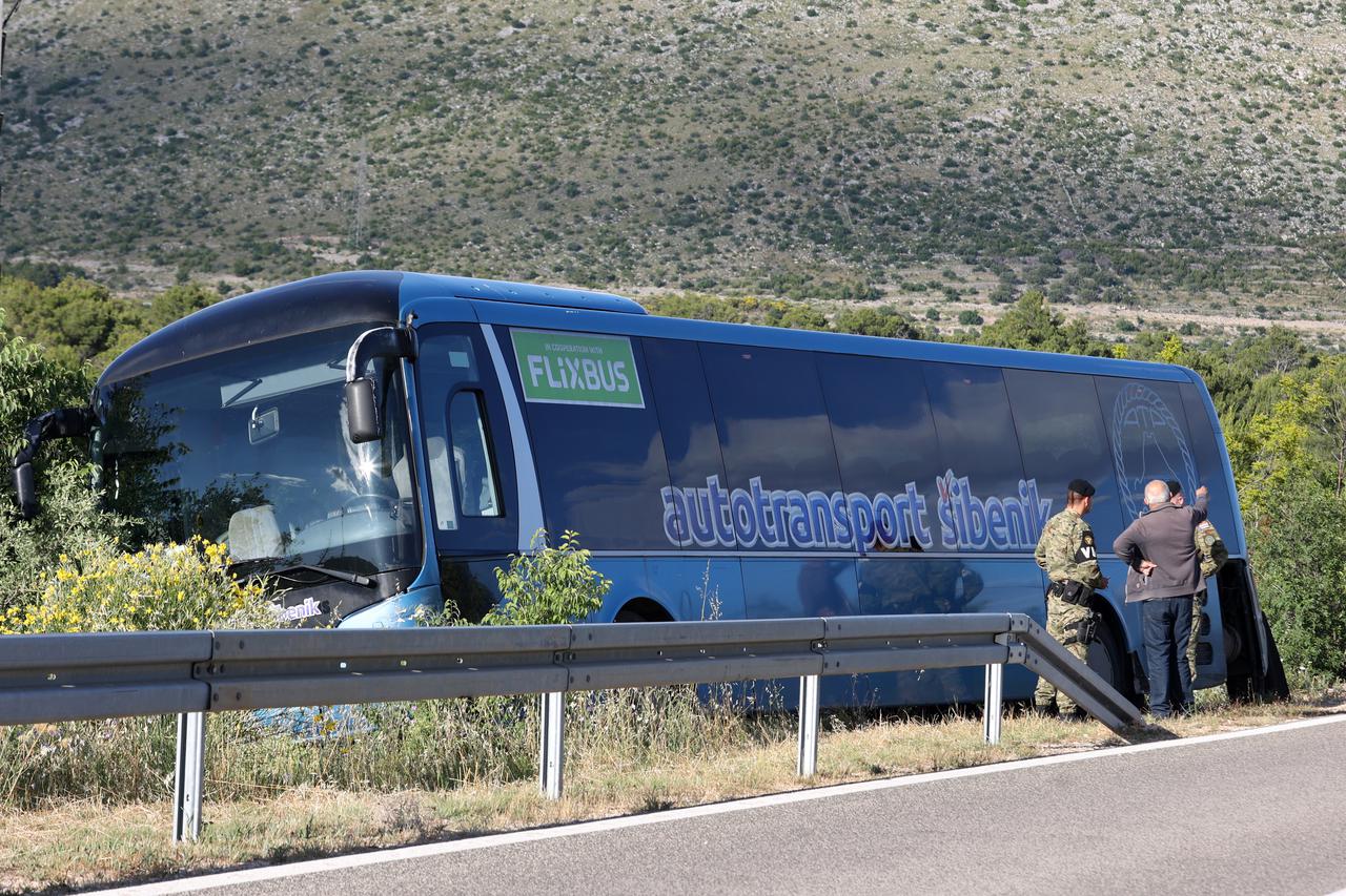 Šibenik: Sudar autobusa i osobnog automobila