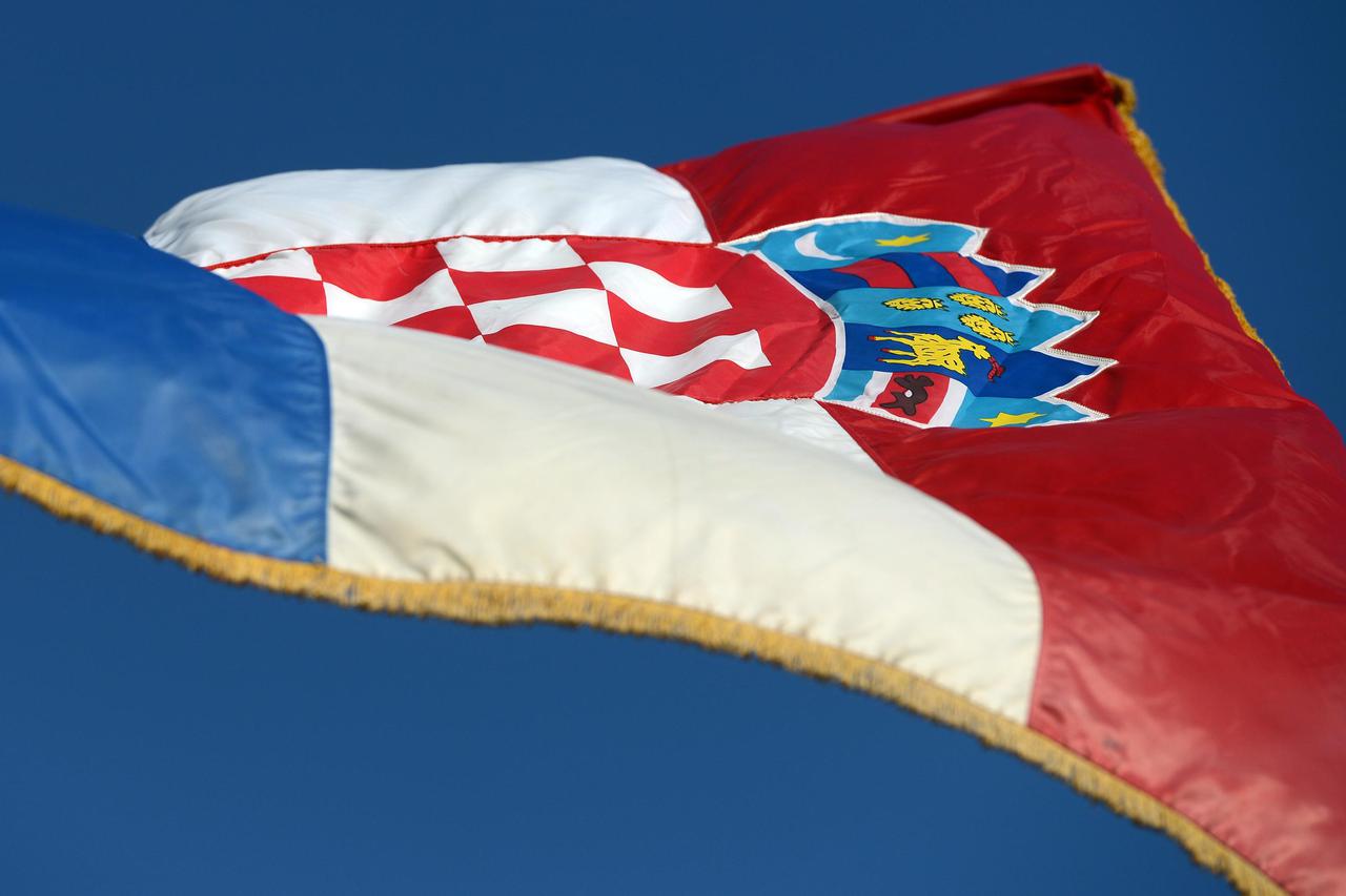 Pokidao hrvatsku zastavu