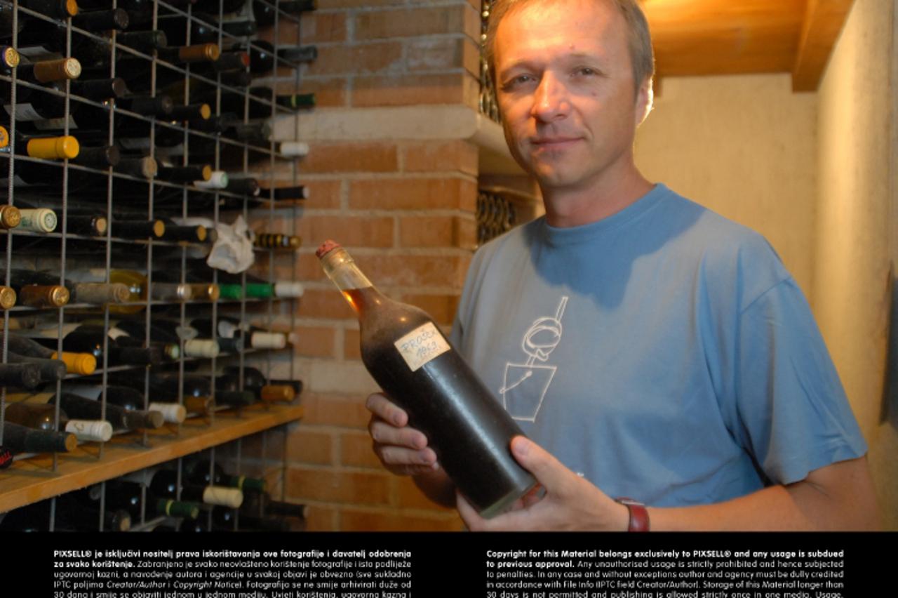 '23..07..2010., Pula - Istarski vinar Ivica Matosevic. Photo: Dusko Marusic/PIXSELL'
