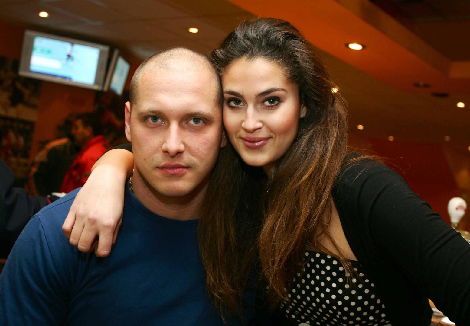 Tada je zagrebačkoj publici predstavio album "Curtis", a obožavatelje je posebno oduševio hitovima poput Candy Shop, I Get Money, In Da Club, Ayo Technology.  