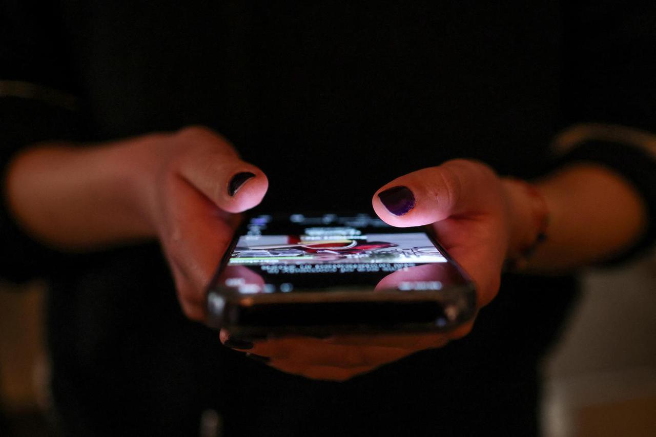 FILE PHOTO: Greece set to ban under-15s from social media in European crackdown
