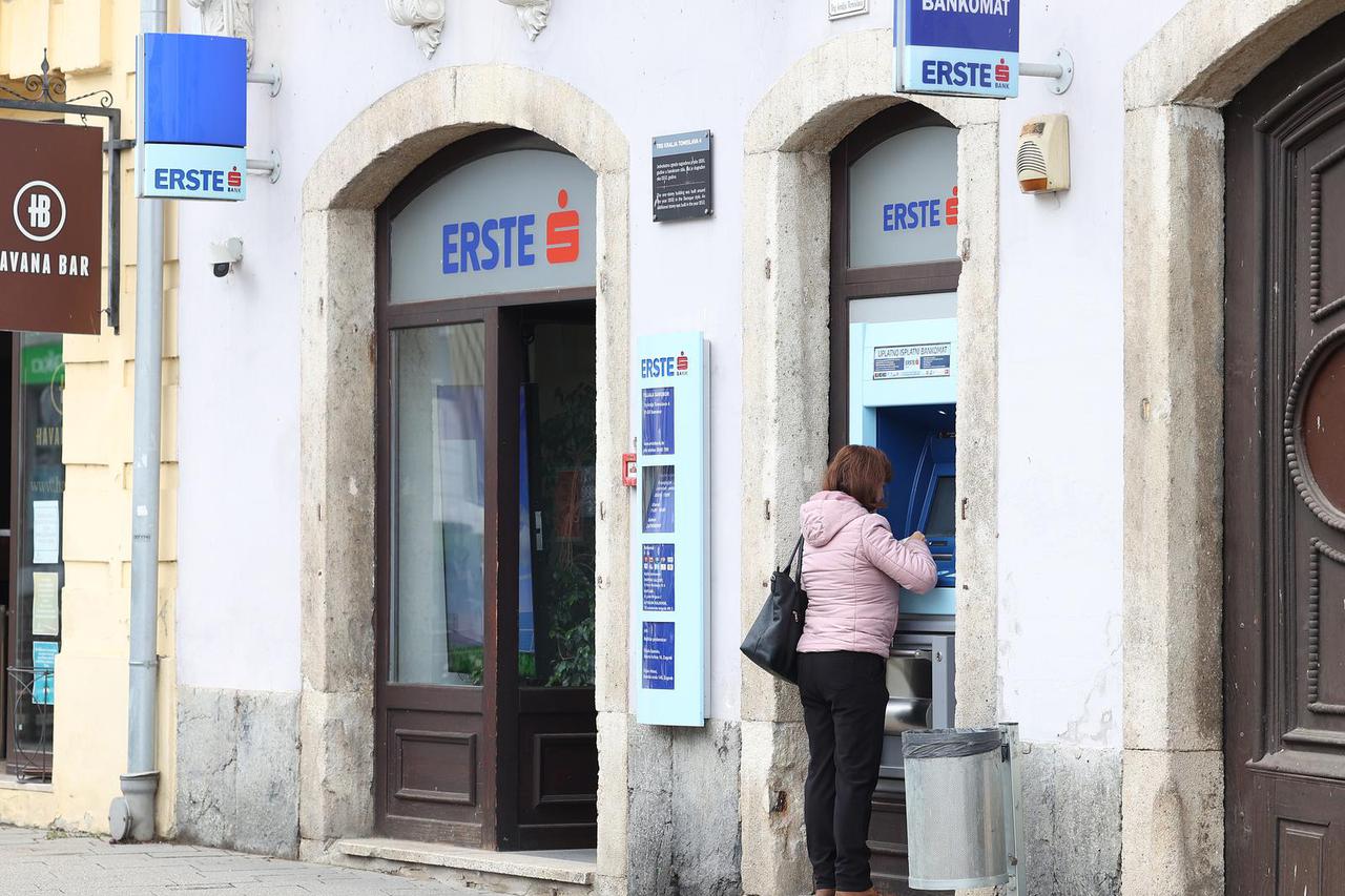 Erste banka i bankomat u Samoboru