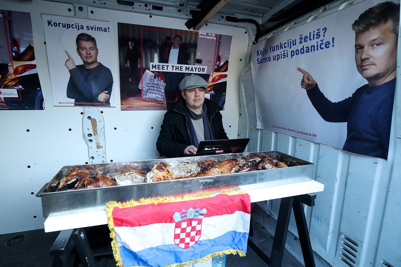 Zagreb: Dario Juričan izveo desant na Zagrebački Holding, podigao šatore i donio janjetinu