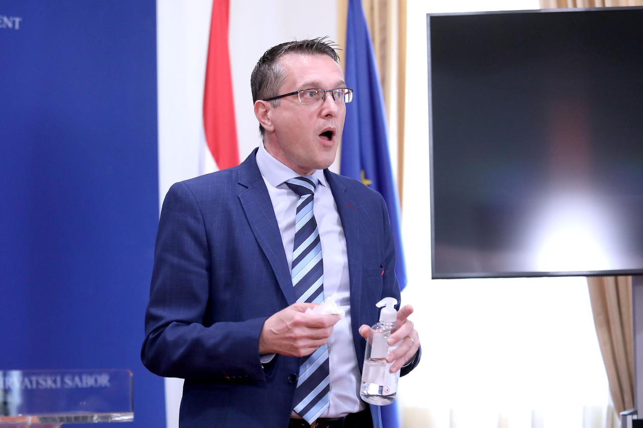 Zagreb: Anka Mrak Taritaš i Goran Beus Richembergh na konferenciji za medije