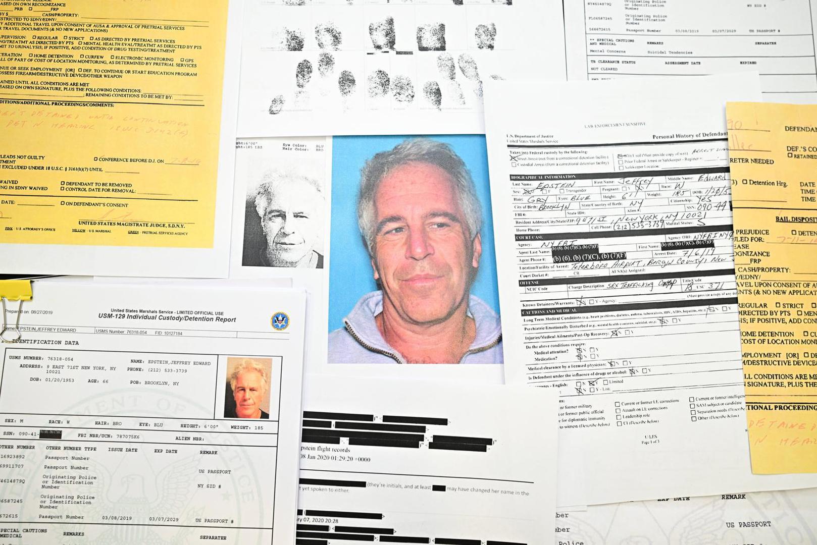 Jeffrey Epstein bio je američki financijer koji je desetljećima održavao veze s utjecajnim osobama iz politike, biznisa, akademskog svijeta i showbusinessa.