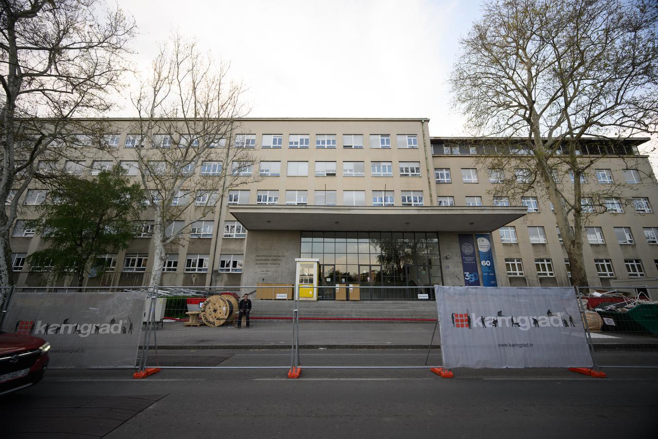 Zagreb: Zgrada Arhitektonskog, Geodetskog i Građevinskog fakulteta u Kačićevoj ulici