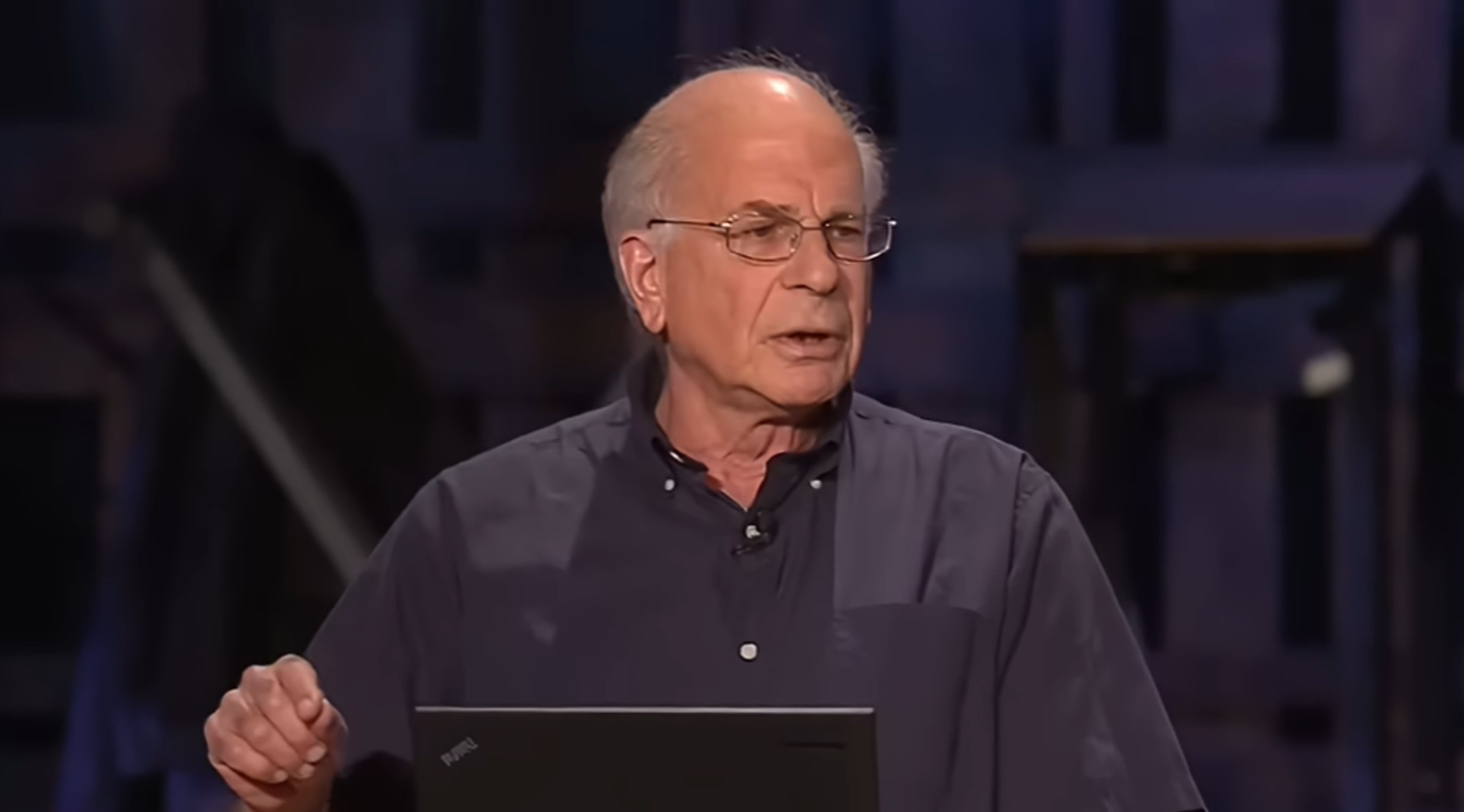Izraelsko-američki psiholog Daniel Kahneman, dobitnik Nobelove nagrade za ekonomiju 2002., umro je 27. ožujka 2024. u Švicarskoj u dobi od 90 godina. Tek godinu dana nakon njegove smrti javno je objavljeno da je umro potpomognutim samoubojstvom.