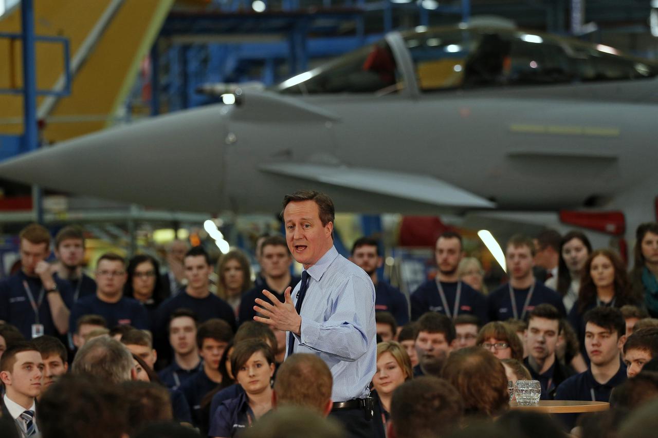 Britain's Prime Minister David Cameron speaks to workers during his visit to BAE Systems, in Preston, northern England March 12, 2015. REUTERS/Lynne Cameron/pool   (BRITAIN - Tags: POLITICS MILITARY BUSINESS EMPLOYMENT)