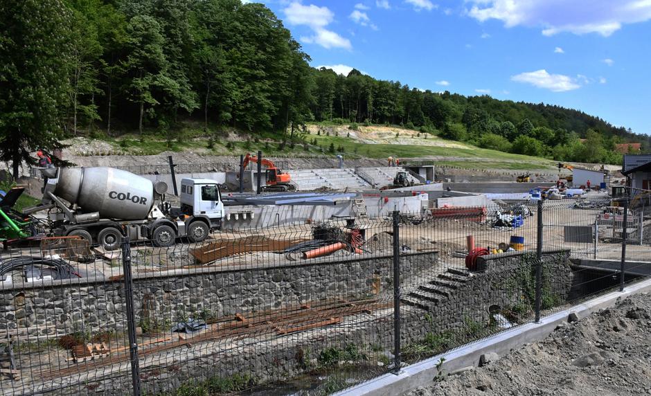 Ministrica Brnjac posjetila gradilište kompleksa bazena i novog hotela u Velikoj