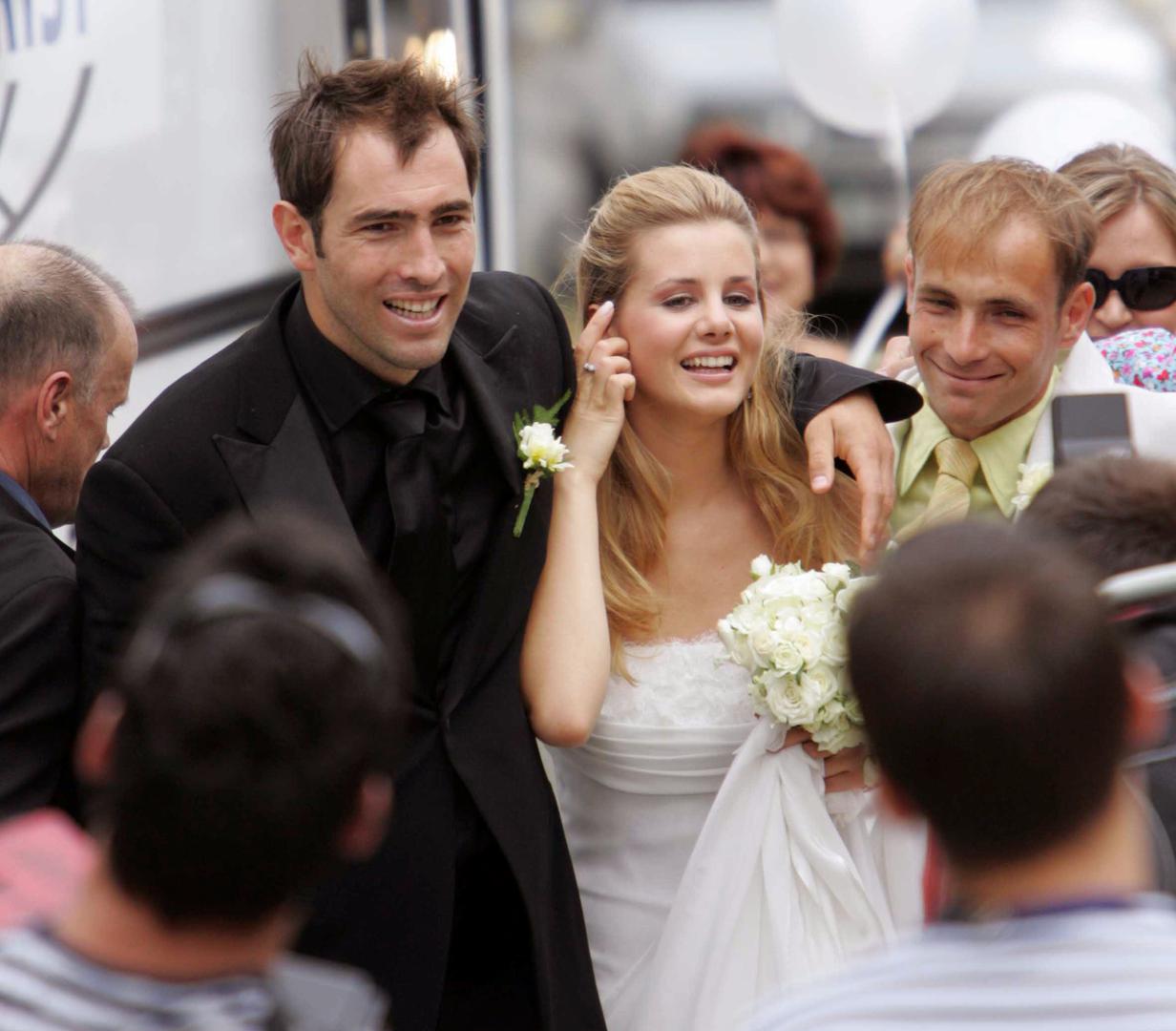 U središtu privatnog života nogometaša i trenera Igora Tudora nalazi se njegova supruga Stefanija, s kojom dijeli život gotovo dva desetljeća, daleko od očiju javnosti.