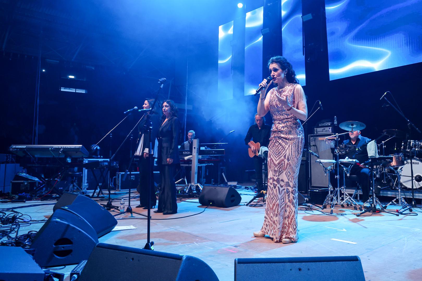 Posebnu pozornost izazvala je Doris, kojoj je ovo prvi nastup u Njemačkoj nakon više od dva desetljeća. 