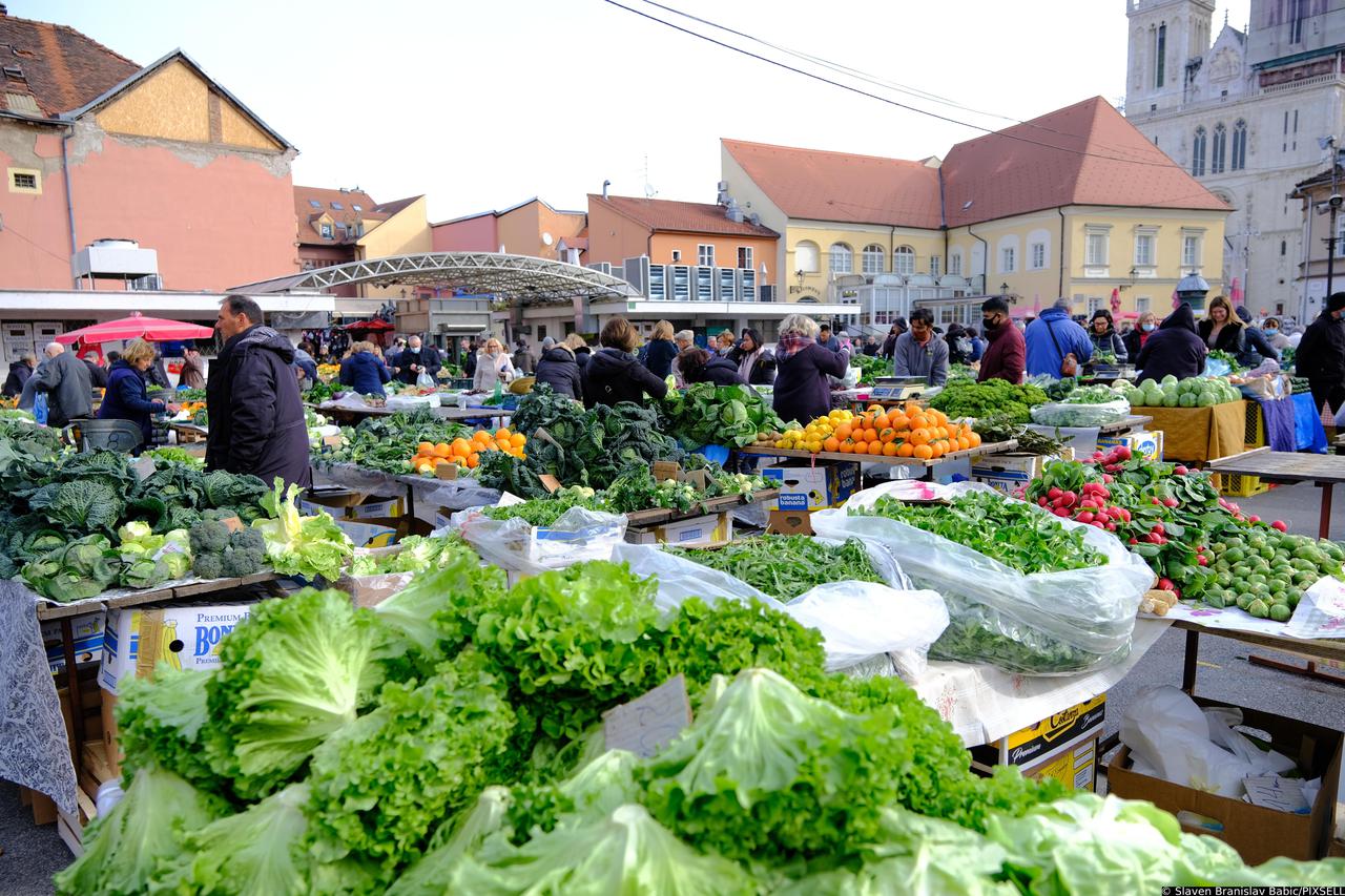 Cijene voća i povrća na tržnici Dolac
