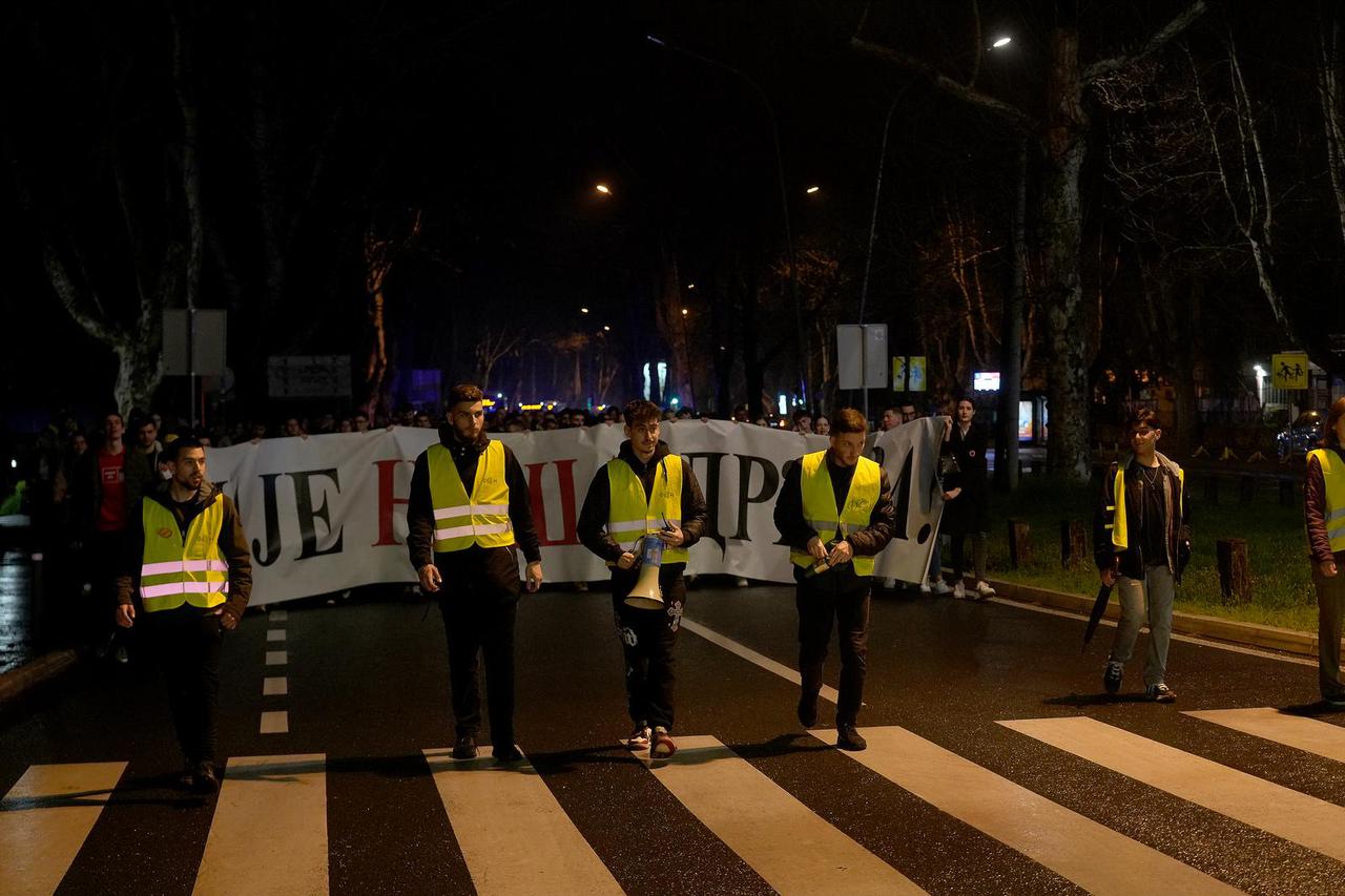Beograd: Prosvjed studenata zbog kolegice koju su pred policijom umalo pregazili vozilom