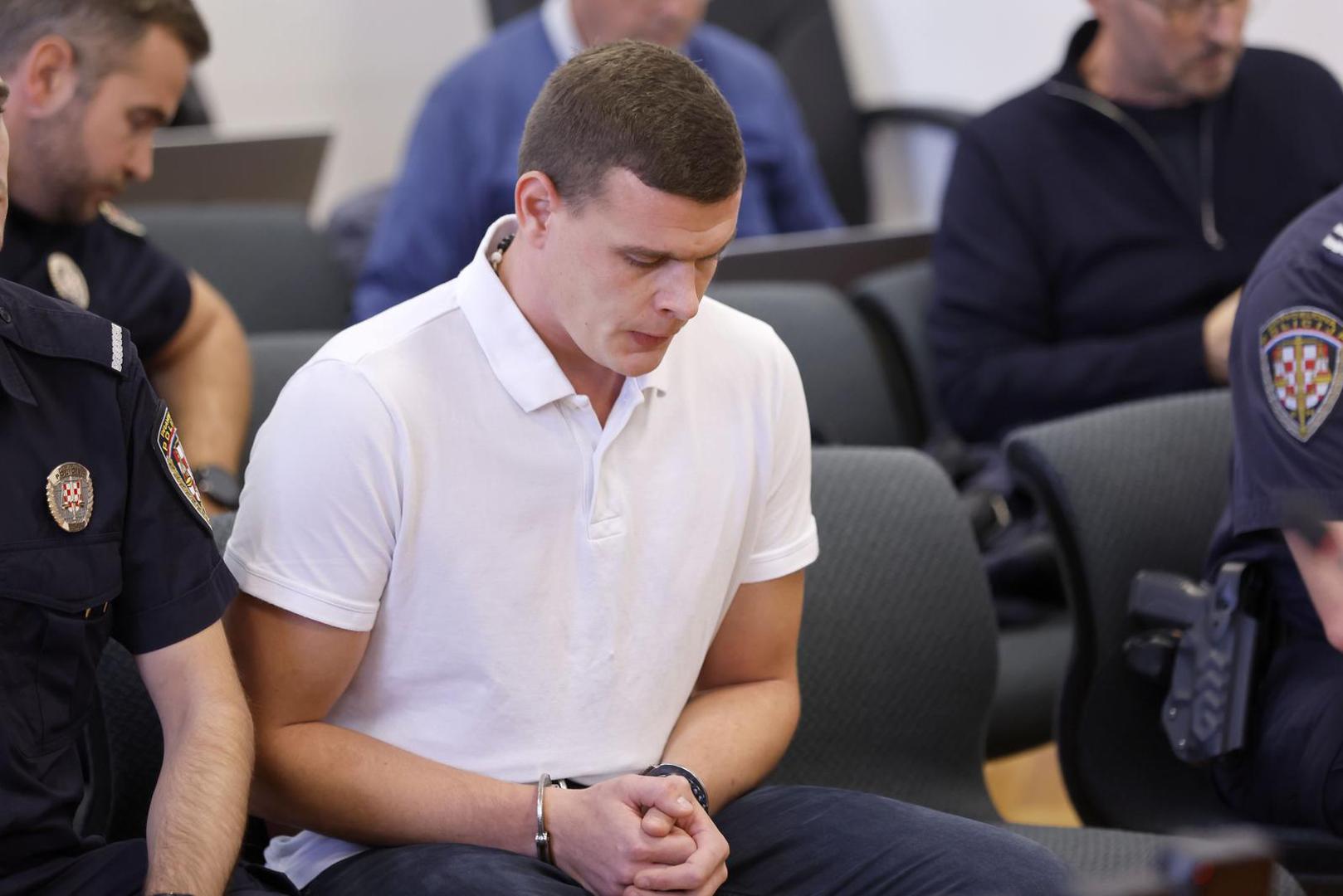 "Prihvatit ću svaku kaznu koja mi se odredi, ali namjere nije bilo", rekao je Smažil, dodajući da se kaje i da je svjestan vlastite odgovornosti. Zamolio je i Mihaelinu obitelj za oprost.