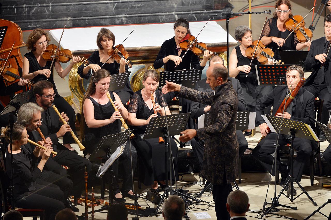 18.09.2015. Katedrala, Varazdin, Nastupom Le Concert spirituel pod ravnanjem maestra Hervea Niqueta zapocele su 45. Varazdinske barokne veceri. Na otvorenju su nazocili ministar Berislav Sipus, gradonacelnik Goran Habus a sluzbeno otvorenje pripalo je pos