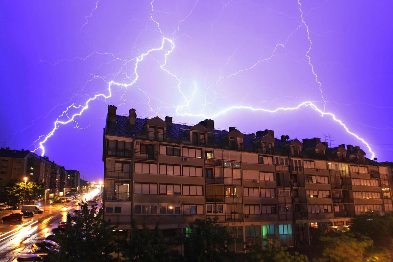 Zagreb: Grad u ve?ernjim satima zahvatilo nevrijeme s kišom i grmljavinom