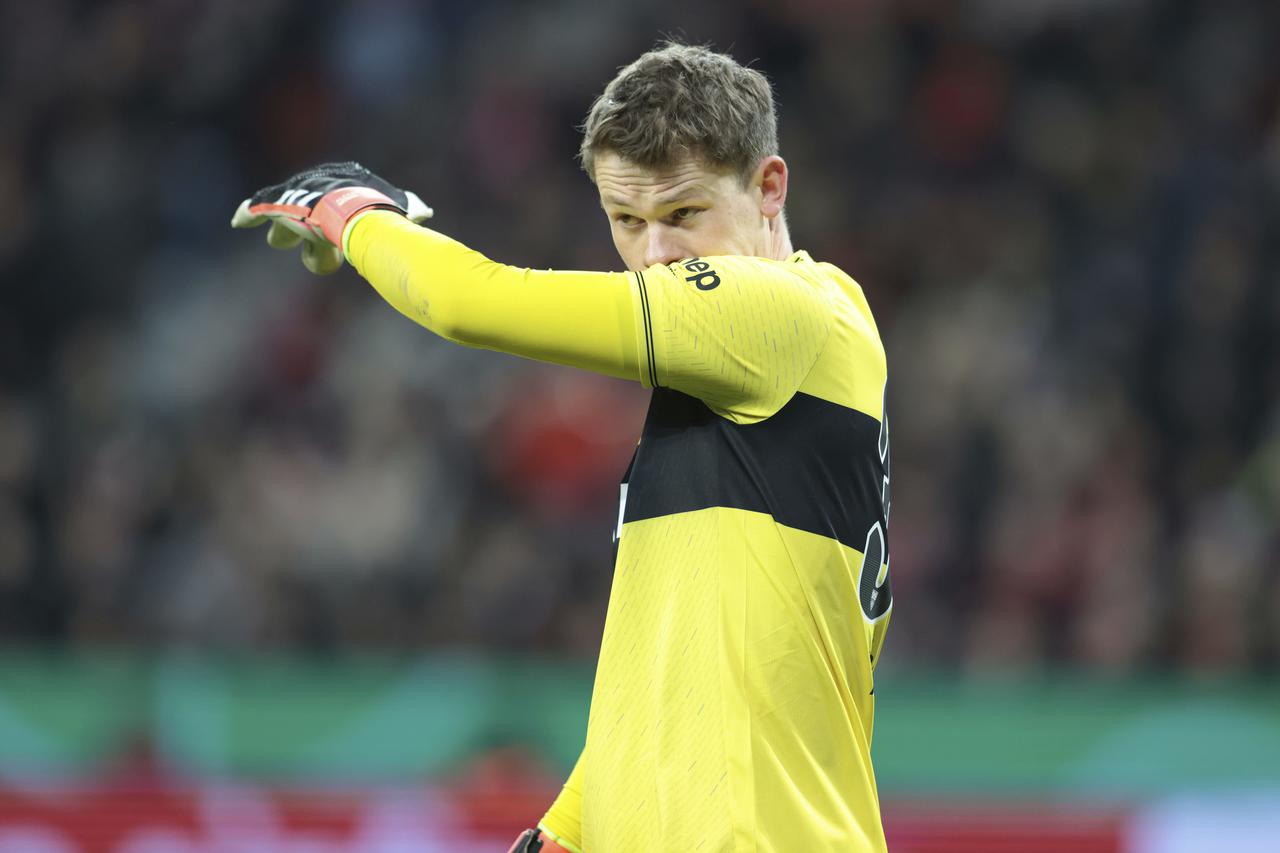 firo: 06.02.2024 Football, Soccer, DFB Cup 2023/2024 Quarterfinals Bayer Leverkusen - VfB Stuttgart Bayer Leverkusen - SC Paderborn