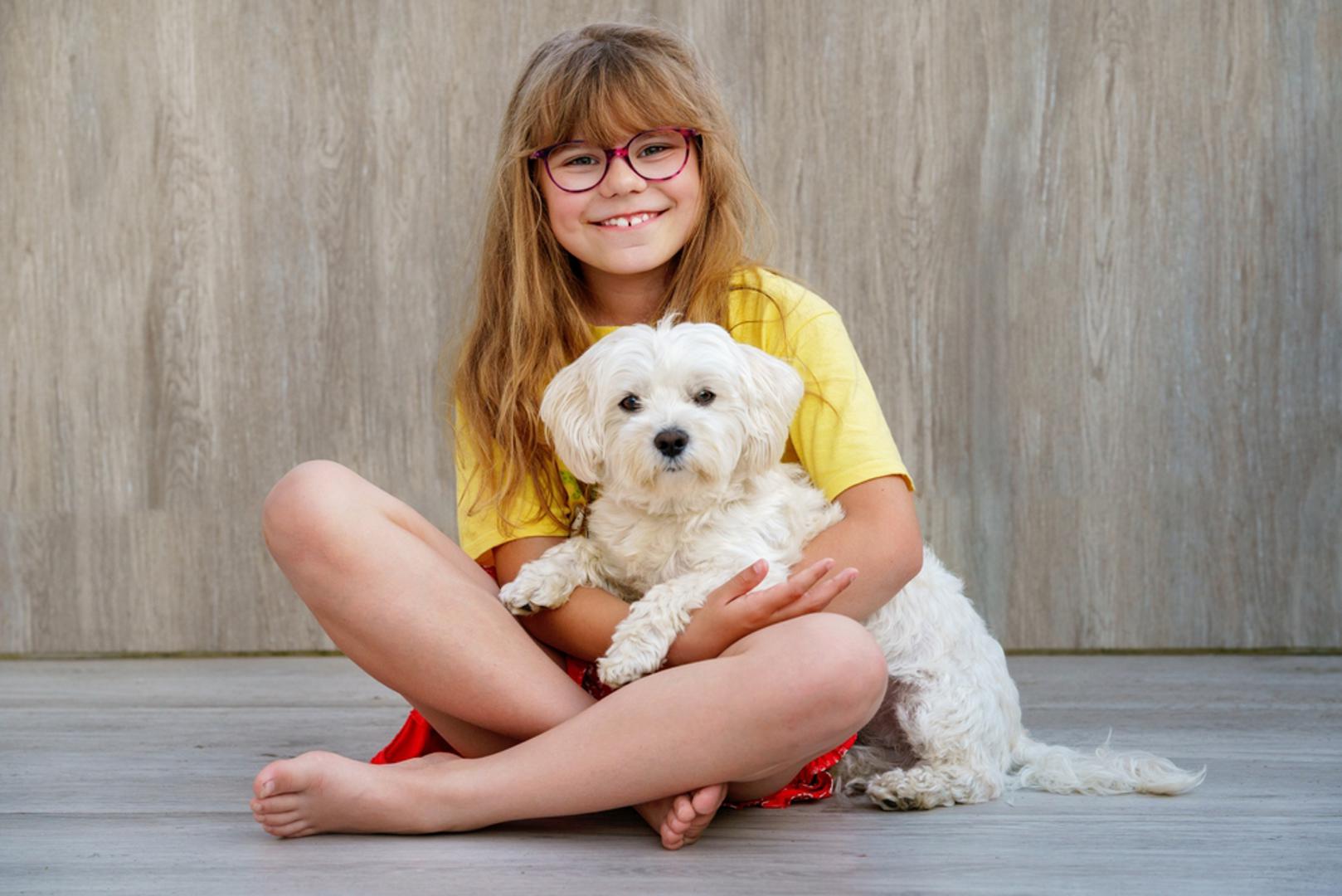 Maltezer: Maltezeri imaju očekivani životni vijek od 12 do 15 godina. Ljudi ih vole jer su nježni i privrženi, a zbog veličine se lako uklapaju u gradski ritam života. Za dug život traže dosljednu njegu dlake i zubi te prevenciju debljanja koje opterećuje zglobove.