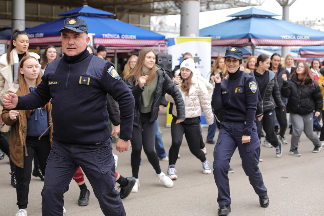 Globalna plesna kampanja 'Milijarda ustaje' i ove godine održana u Osijeku
