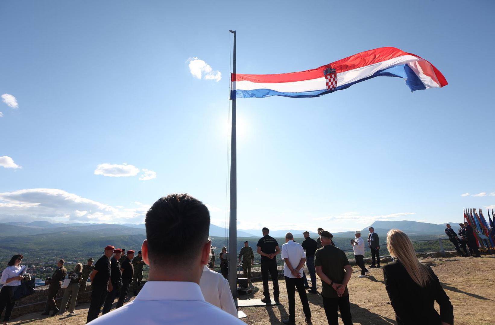 Dana 15. siječnja 1992. Hrvatsku je priznalo svih 12 tadašnjih članica Europske unije te još i Austrija, Kanada, Bugarska, Mađarska, Poljska, Malta, Norveška i Švicarska. Sljedećeg dana uslijedilo je priznanje još zemalja, a do kraja siječnja Hrvatsku su priznale 44 države. Nadnevak 15. siječnja se obilježava kao spomendan – Dan međunarodnog priznanja Republike Hrvatske.