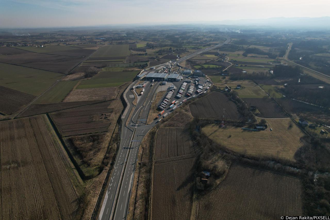 Fotografije iz zraka mosta na Savi kod Gradiške