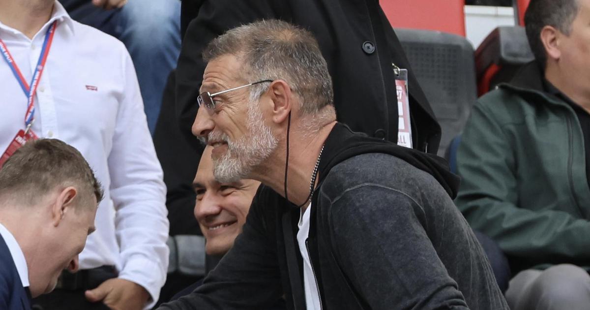 FOTO Slaven Bilić derbi pratio sa samozatajnim sinom: Ima dugu kosu, a šuškalo se da je ljubio ovu manekenku