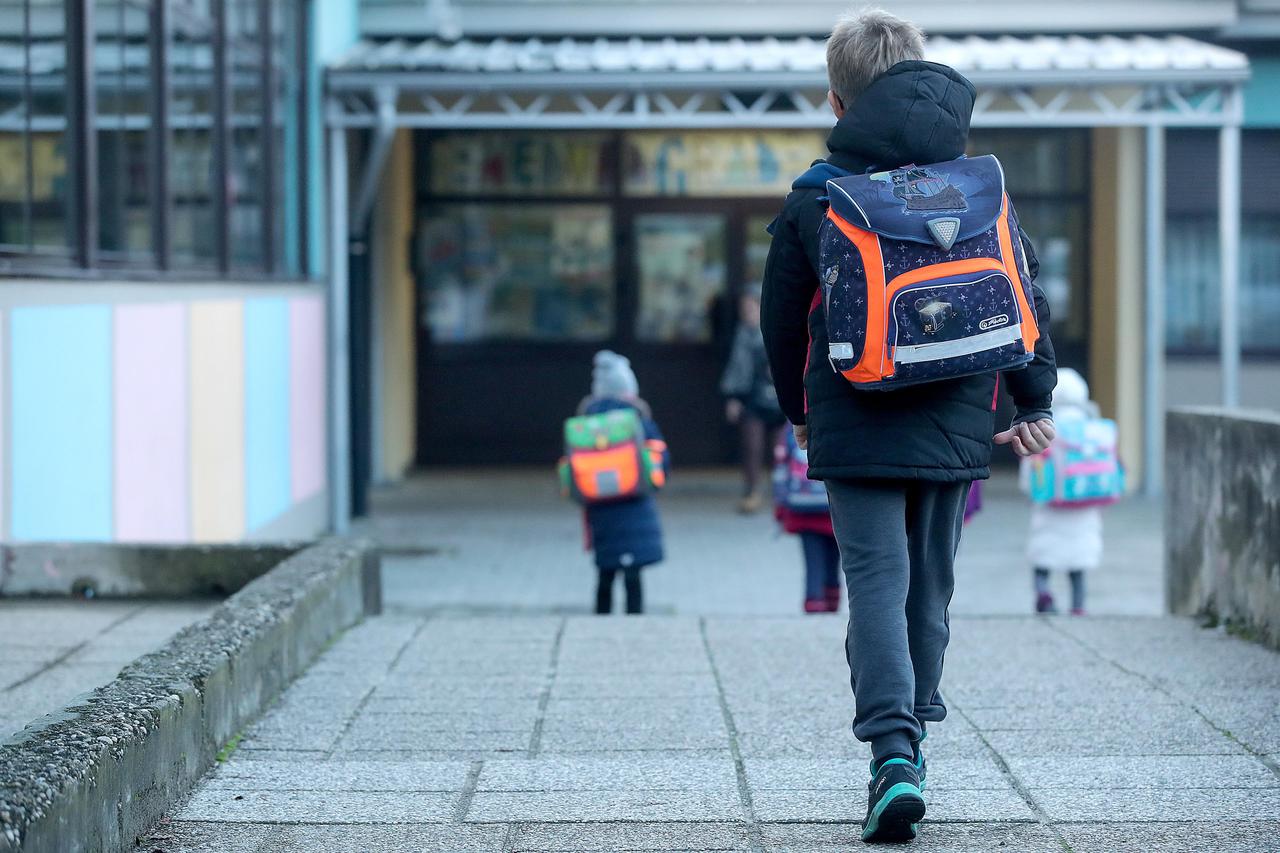 Okončan štrajk prosvjetara - djeca se vraćaju u školske klupe