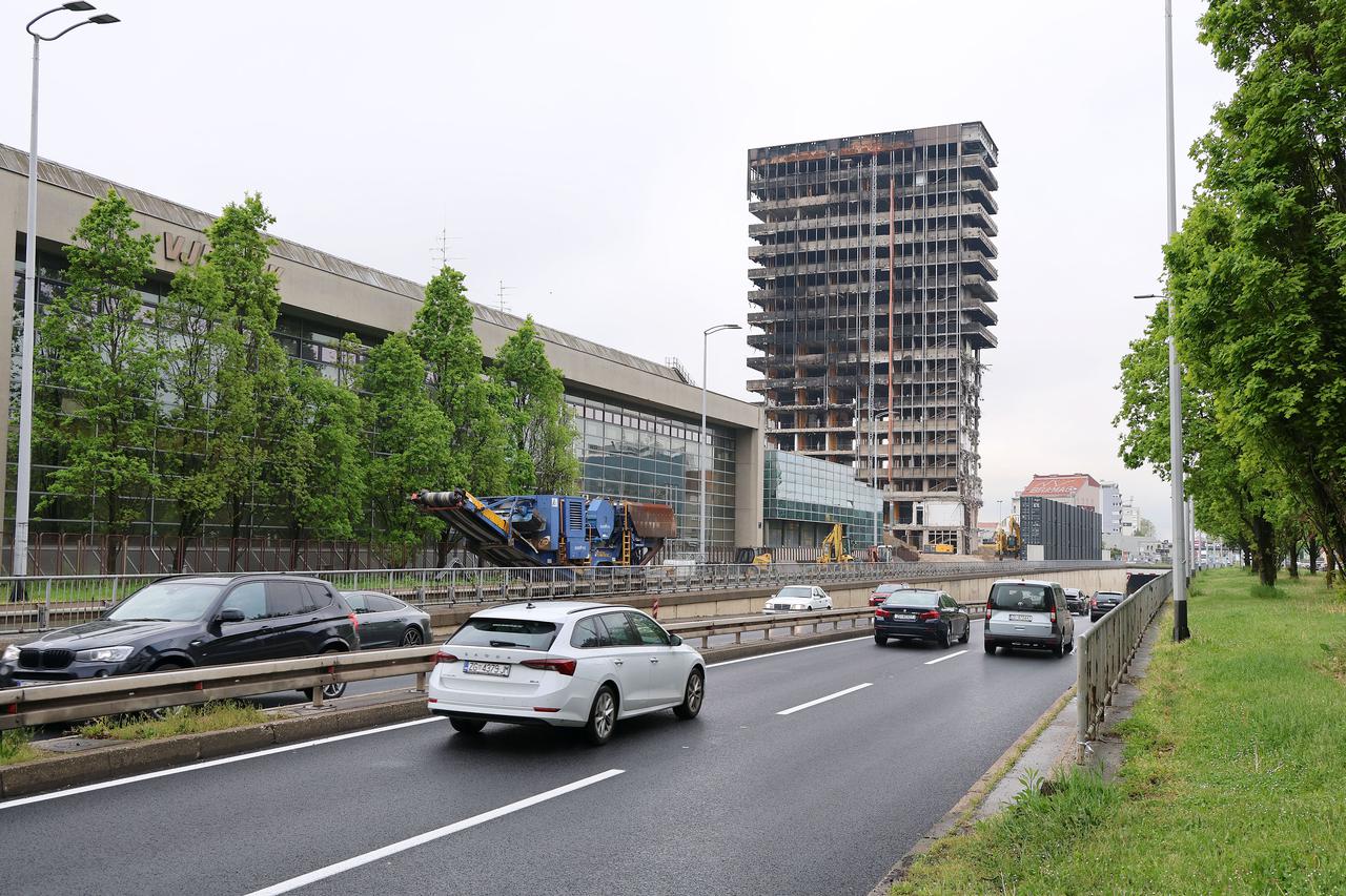 Zagreb: Promet podvožnjakom i oko Vjesnika bez problema