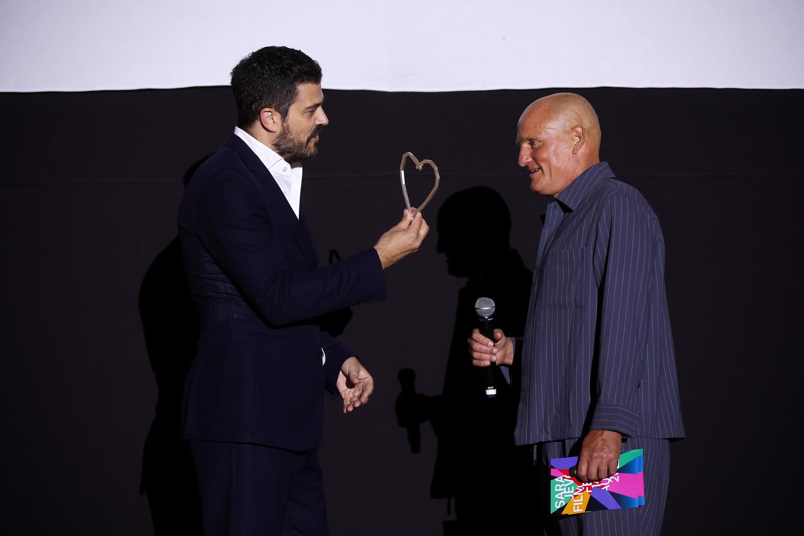 Priznanje mu je uručio direktor festivala Jovan Marjanović