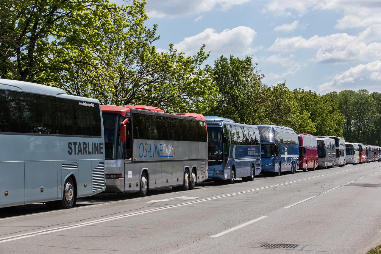Osijek: Prosvjedna vožnja malih autobusnih prijevoznika