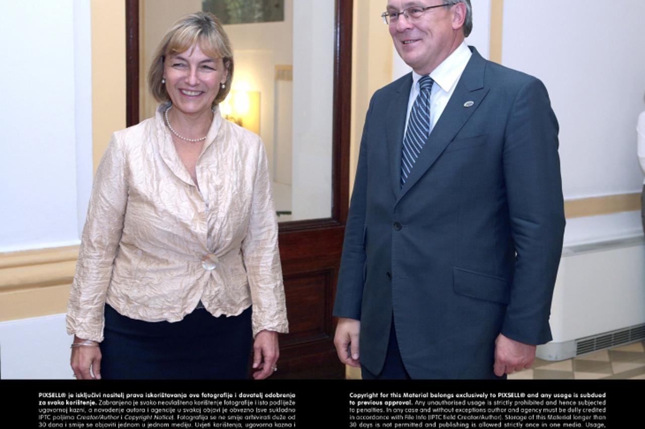 '09.09.2013., Zagreb - Potpredsjednica vlade  Vesna Pusic susrela se danas s ministrom vanjskih poslova Ukrajine Leonidom Kozarom. Photo: Patrik Macek/PIXSELL'