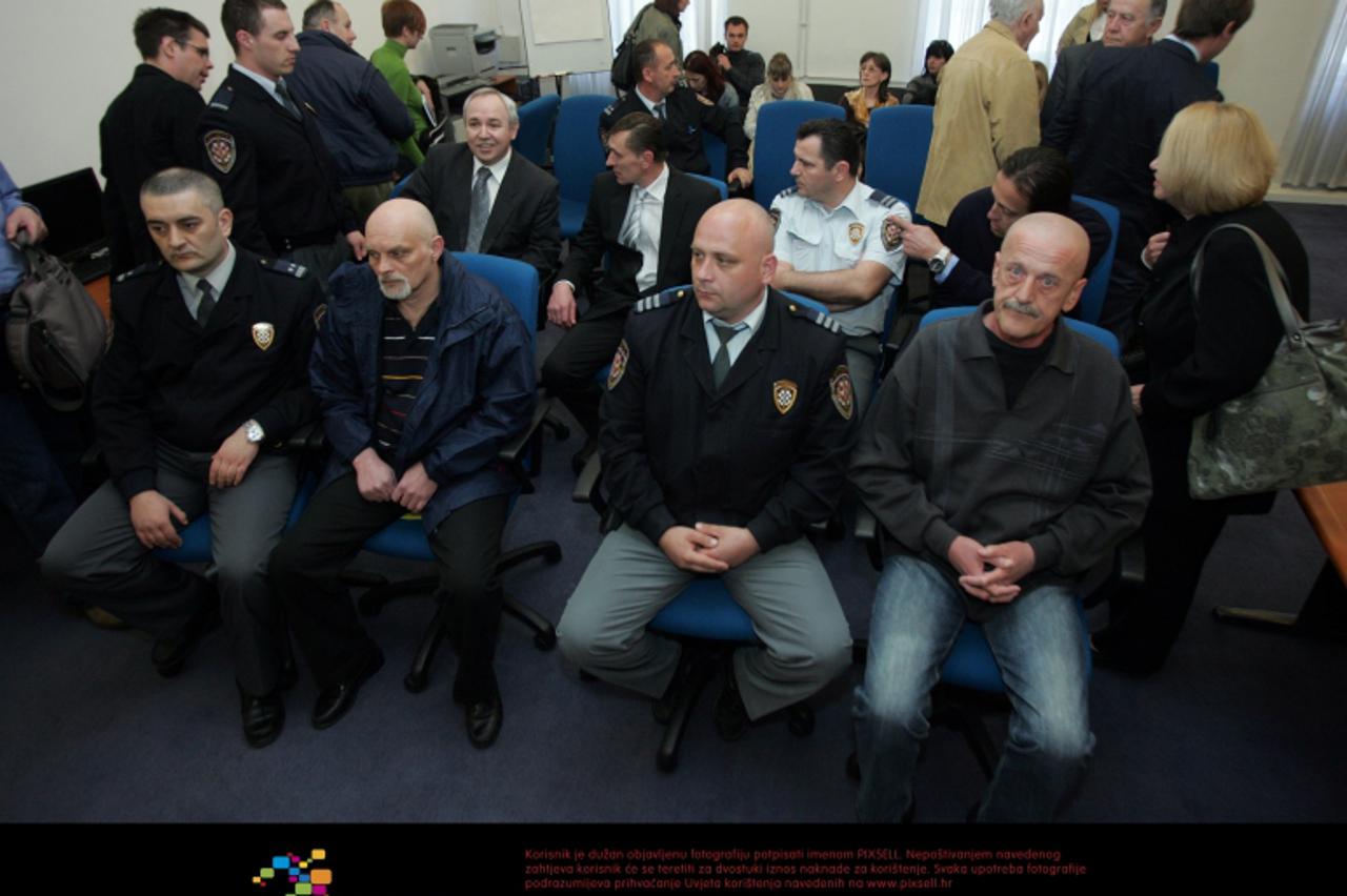 '27.03.2012., , Zagreb - Na Zupanijskom sudu pocelo sudjenje Stjepanu Klaricu i drugima, zbog ratnog zlocina u ratnom vojnom zatvoru Kerestinec. Prvi red s lijeva: Drazen Pavlovic, Viktor Ivancin. Dru