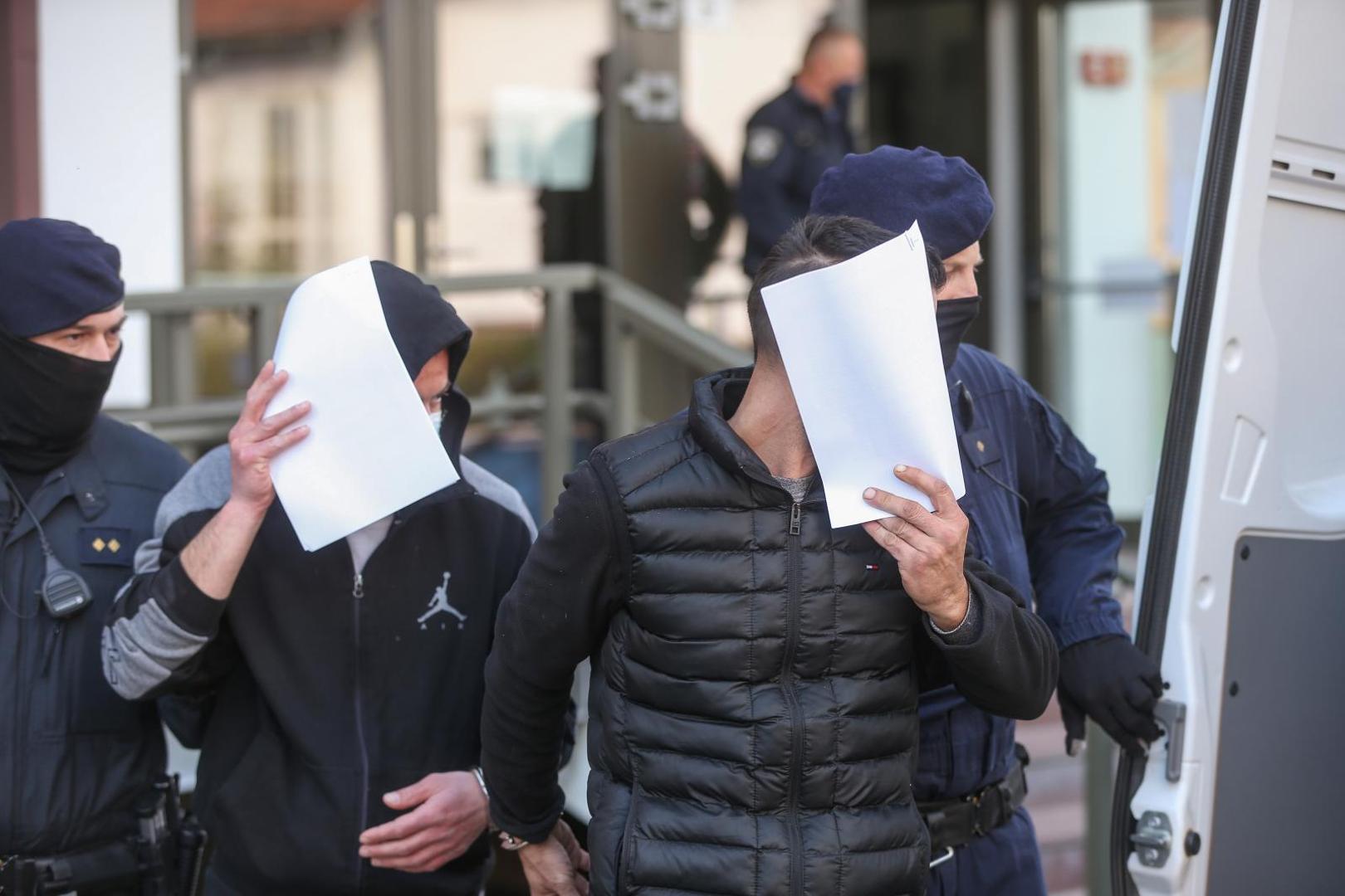 15.04.2021., Velika Gorica - Policija je u Zapresicu uhitila više osoba povezanih s proizvodnjom i preprodajom droge koji su dovedeni na Zupanijski sud u Velikoj Gorici. Photo: Zeljko Lukunic/PIXSELL