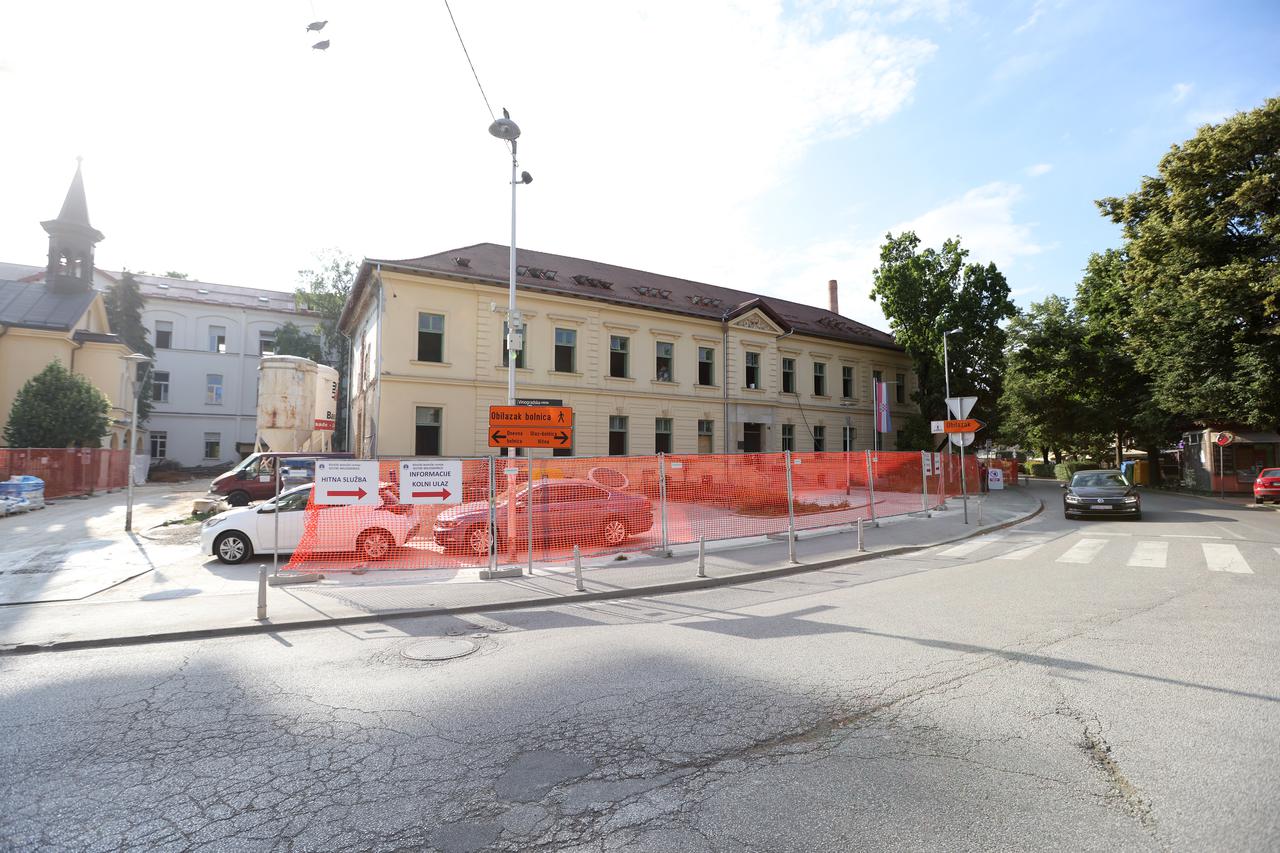 Zagreb: Urušio se dio zida Upravne zgrade u Vinogradskoj bolnici