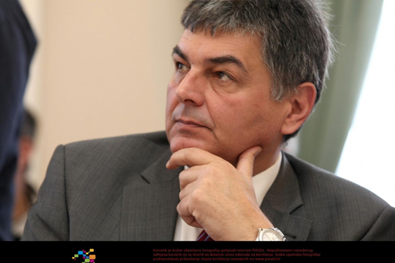 '04.04.2012.,Osijek - Radni sastanak zupana Osjecko baranjske zupanije i ministra rada RH. Vladimir Sisljagic. Photo: Davor Javorovic/PIXSELL'