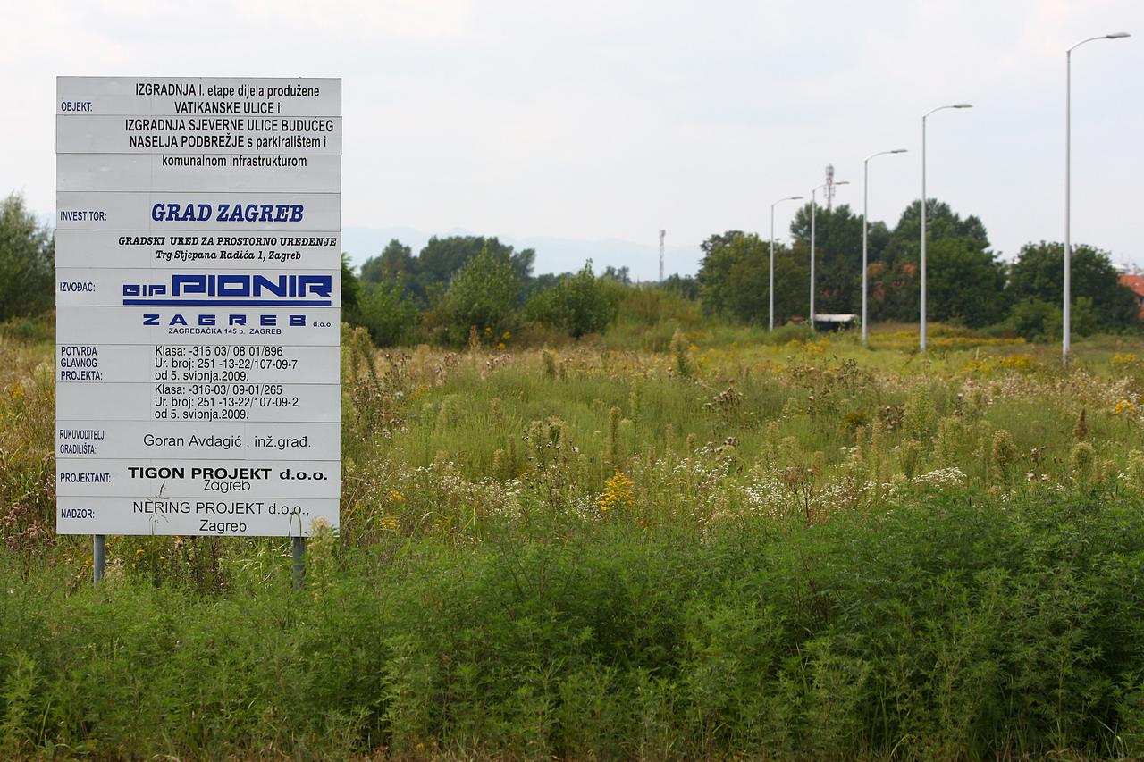 Gradjevinsko zemljiste na kojem ce se gradit naselje Podbrezje