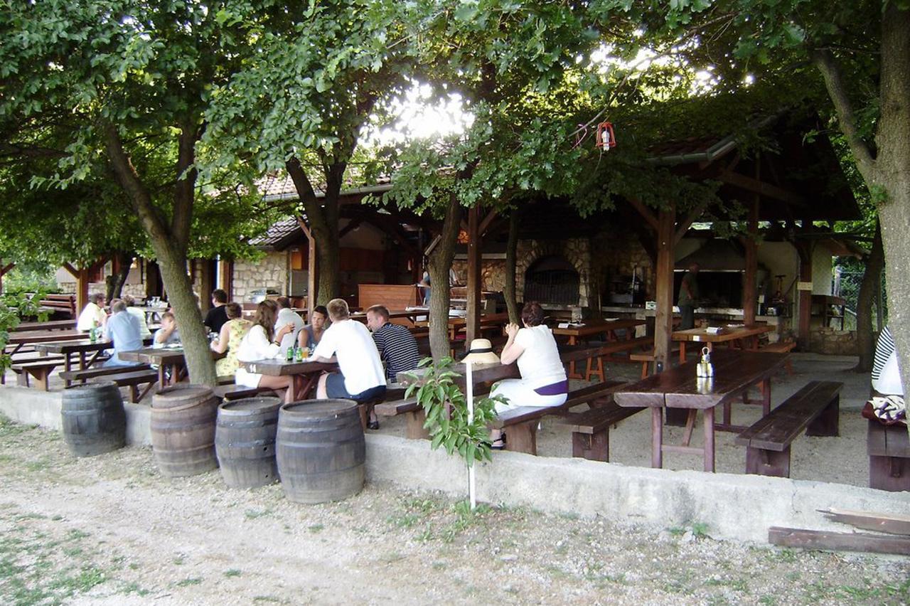 VINARIJA PAVLOMIR KOD NOVOG VINODOLSKOG