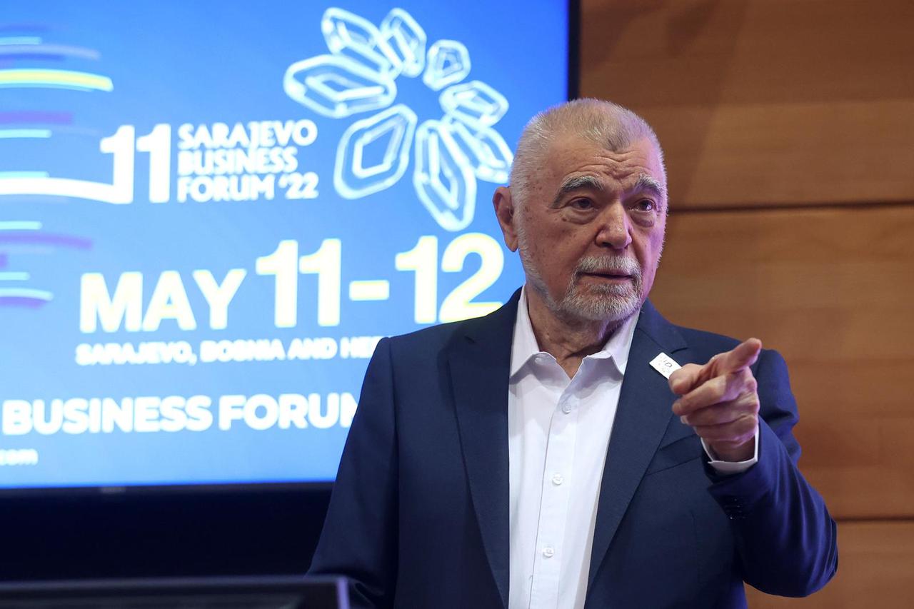 Stipe Mesić govorio  na panelu  11. Sarajevo Business Foruma