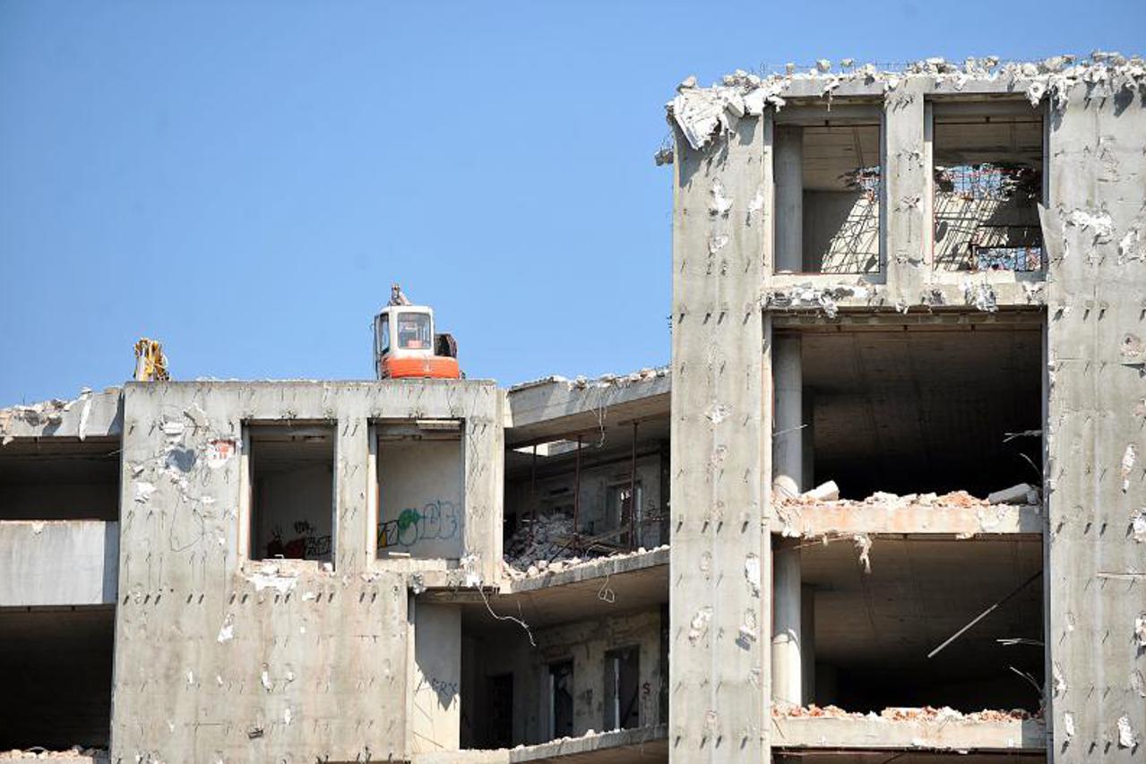 cimos,beton,ruševine