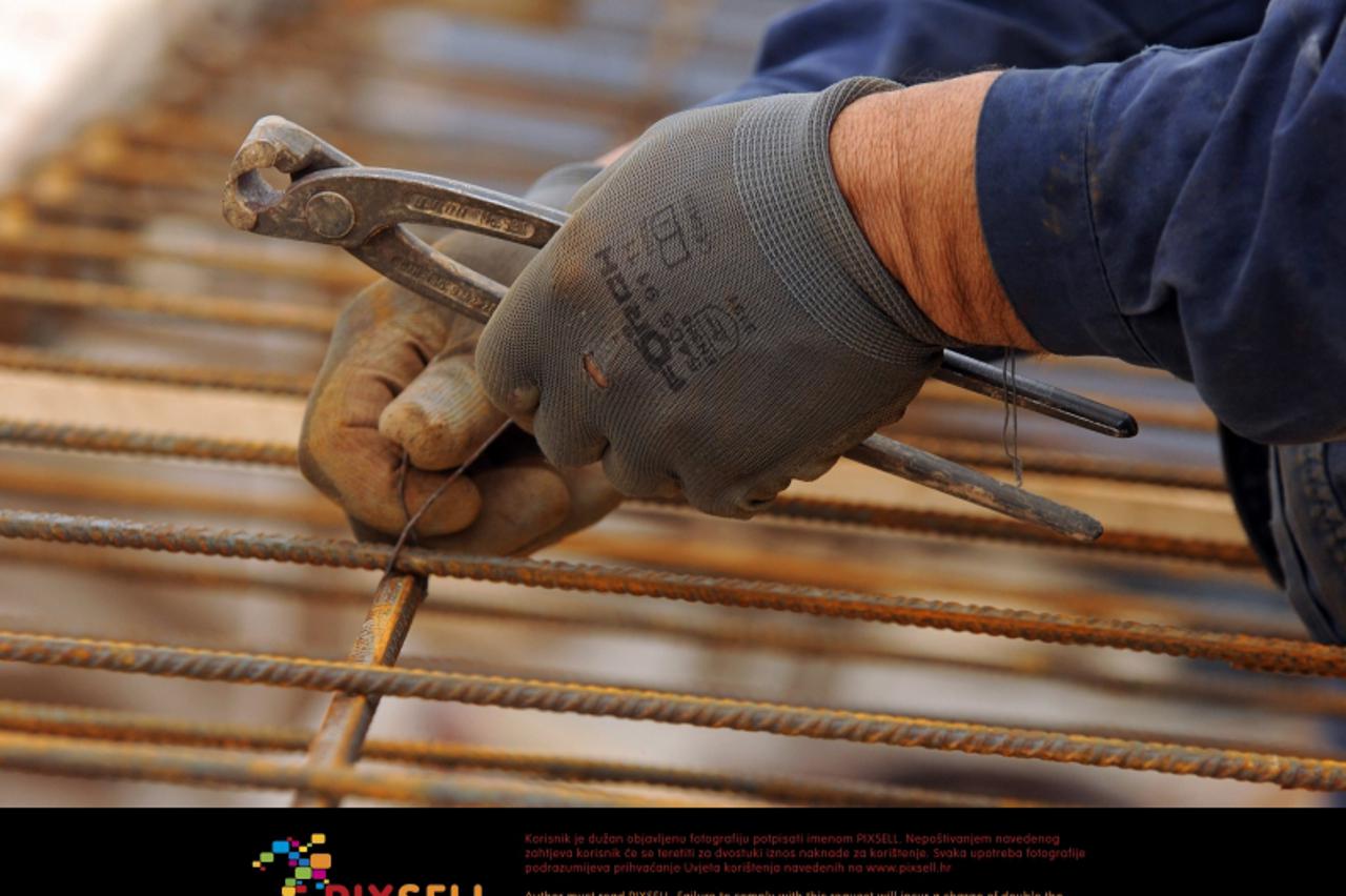 '20.11.2012., Primosten - Po zavrsetku turisticke sezona opcina Primosten zapocela je sa velikim radovima i uredjivanju ulica, promjenu dotrajalih instalacija te vodovodnih cijevi. U radove ce biti ut