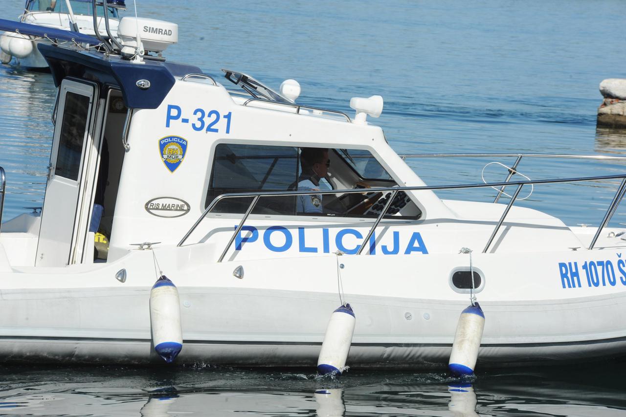 policija