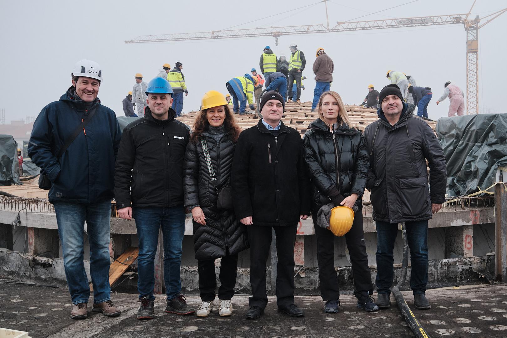 Inženjeri Damir Borić i Ante Kelava (Spegra d.o.o.), prof. Vlatka Rajčić (Građevinski fakultet u Zagrebu), rektor prof. Stjepan Lakušić (Sveučilište u Zagrebu), ravnateljica HDLU Ivana Andabaka Vujičić, predsjednik HDLU Tomislav Buntak