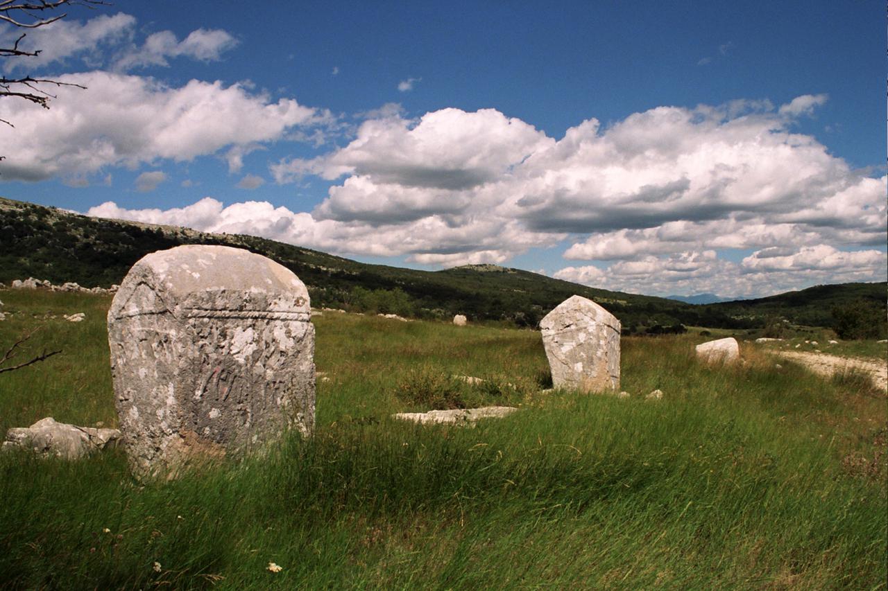 Stećci