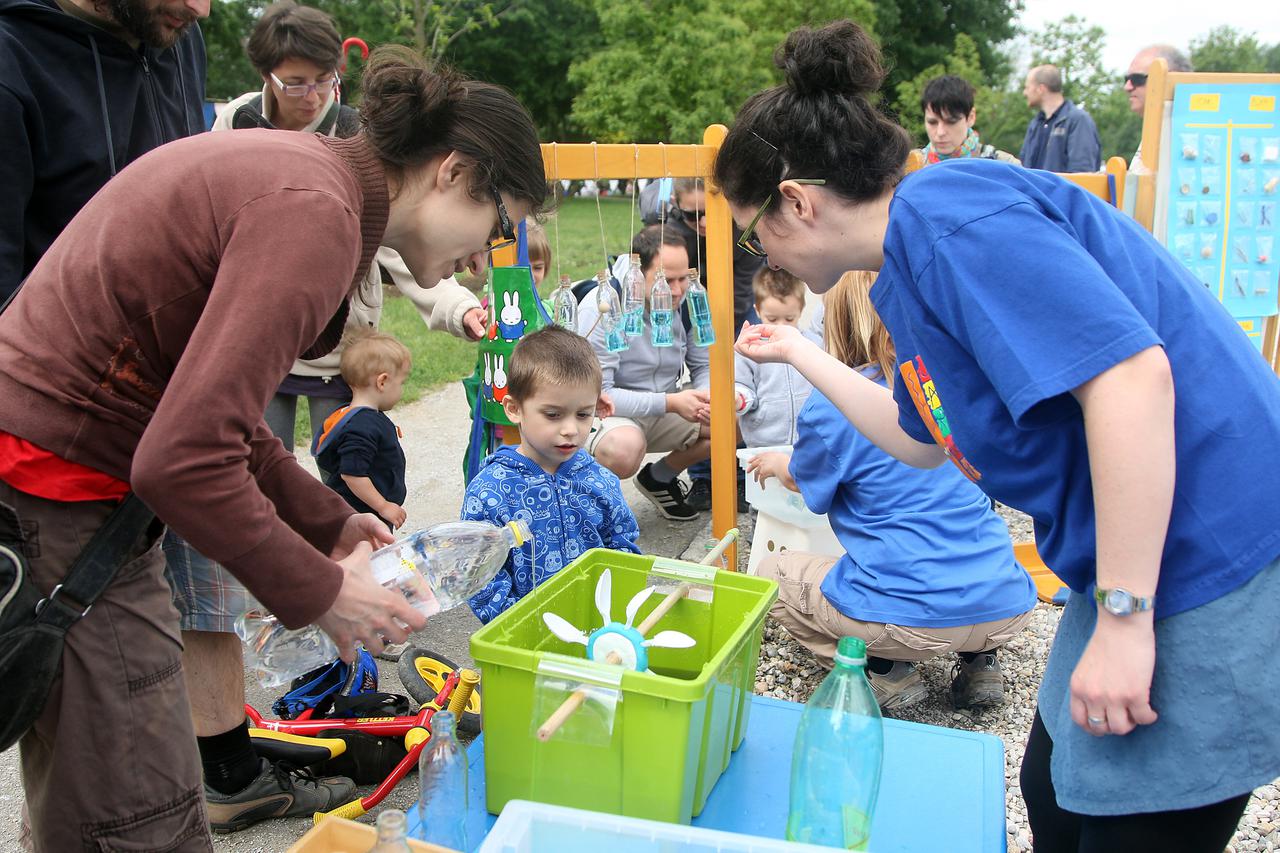 12.05.2013., Zagreb - Na Bundeku odrzani 17. dani djecjih vrtica. PRILIKOM OBJAVE FOTOGRAFIJE ZASTITITI IDENTITET DJETETA! (PREKRITI OCI). Photo: Luka Stanzl/PIXSELL